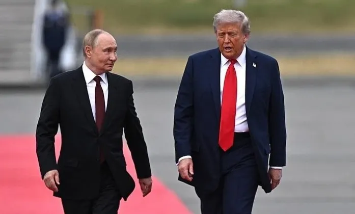 ABD Başkanı Trump, Alaska'da Rusya Devlet Başkanı Putin ile bir araya gelmişti. (AA)