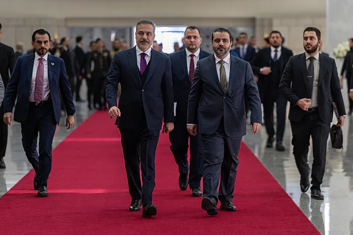 Dışişleri Bakanı Hakan Fidan (solda), Şam ziyaretleri kapsamında Dışişleri Bakanı Esad Hasan Şeybani (sağda) ile görüştü. (AA)