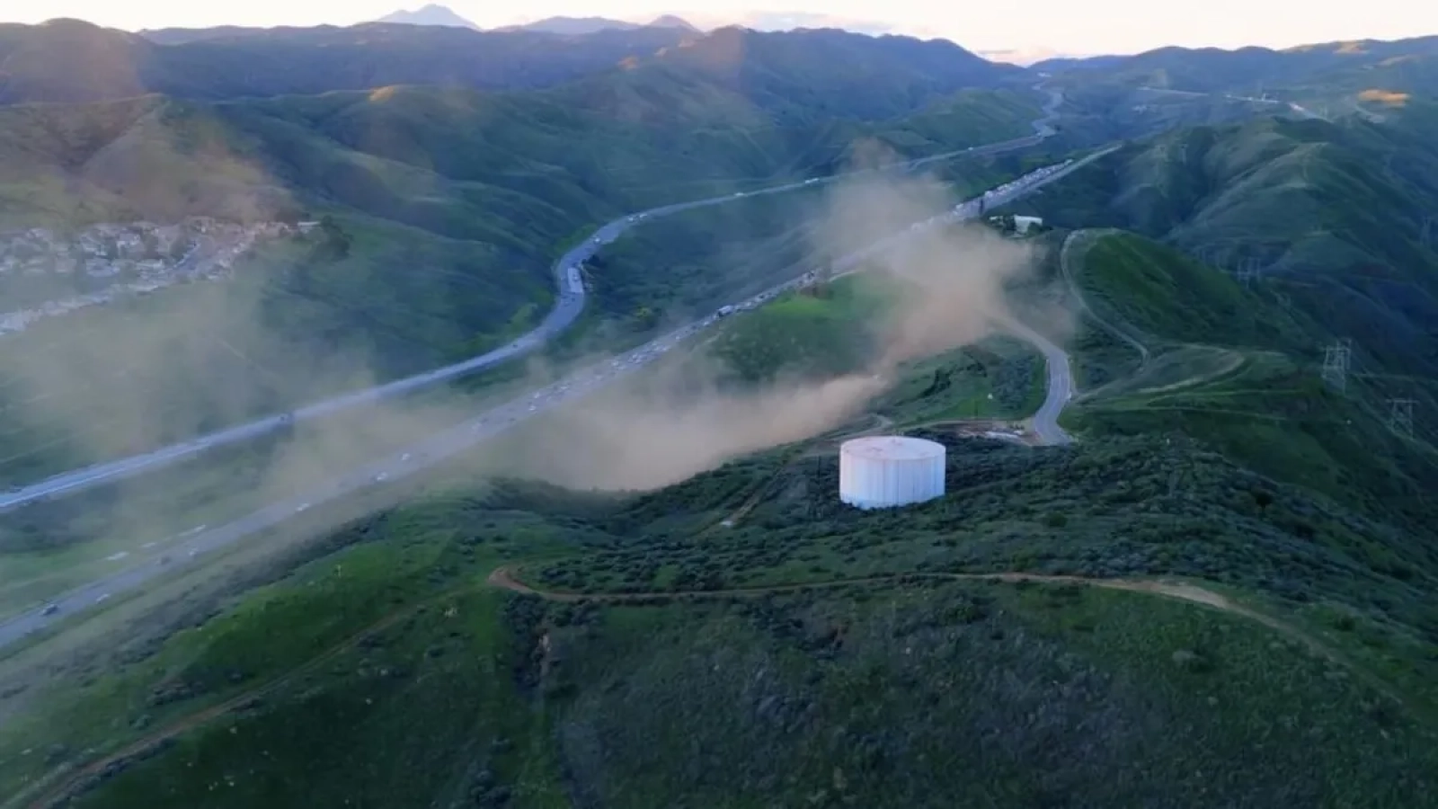 1200x675-abdnin-los-angeles-bolgesinde-dogal-gaz-patlamasi-1766914895055