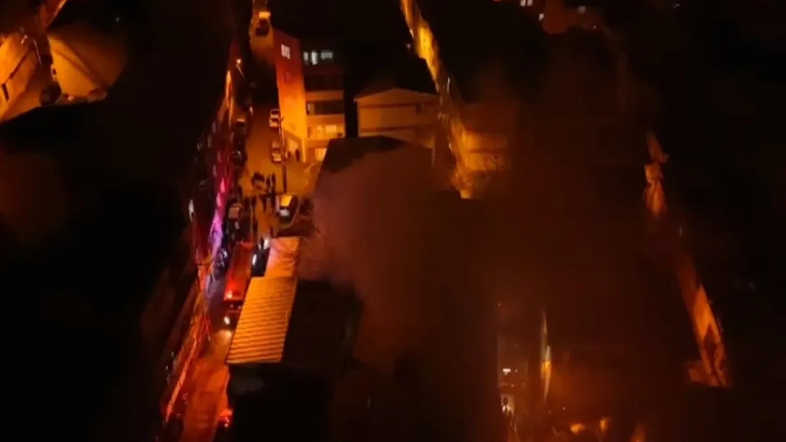 1200x675-apartman-deposunda-yangin-1-kisi-dumandan-etkilendi-1766972556858