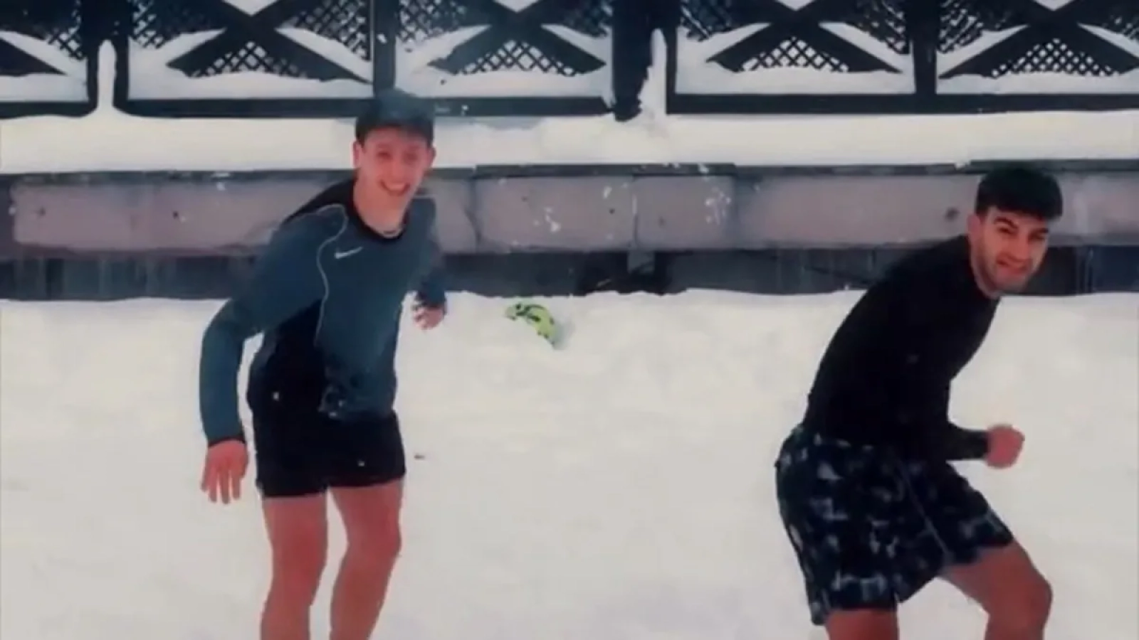 1200x675-arda-gulerden-memleketinde-kar-altinda-top-keyfi-iste-o-goruntuler-1766867827103