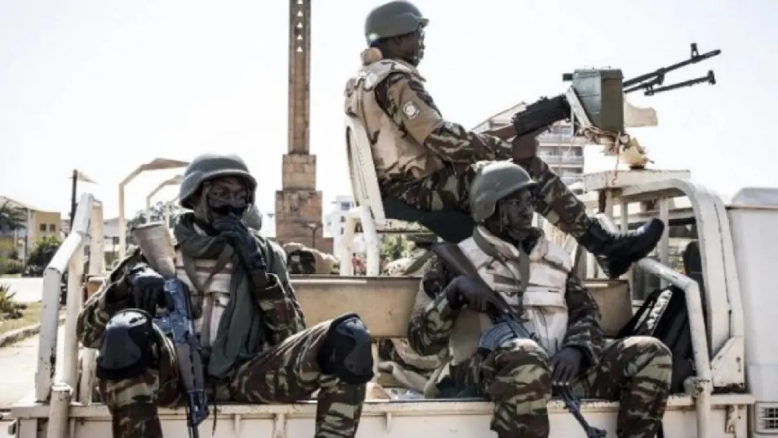 1200x675-gine-bissauda-yonetime-el-konuldu-devlet-baskani-gorevden-alindi-1764175481876