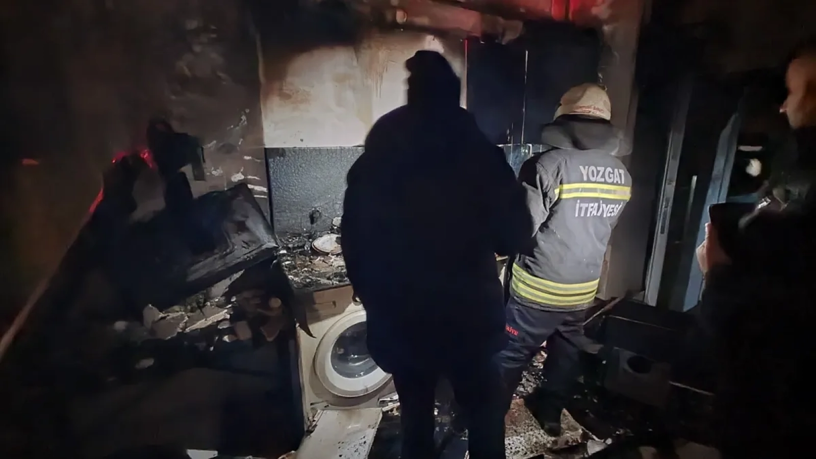 1200x675-yozgatta-bir-binada-patlama-bolgeye-ekipler-sevk-edildi-1766779566492