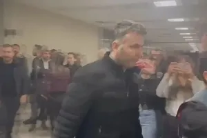 300x200-mehmet-akif-ersoyun-kirli-carki-once-parti-ardindan-tv-1766030571748-1 Mehmet Akif Ersoy’un kirli çarkı!