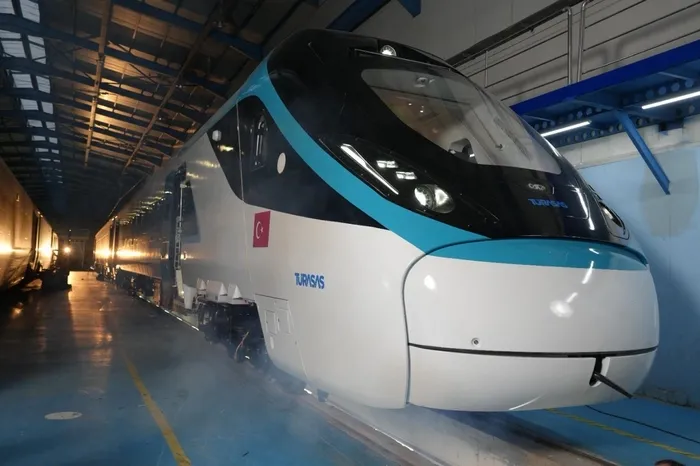 Türkiye'nin ürettiği en hızlı tren (AHABER)