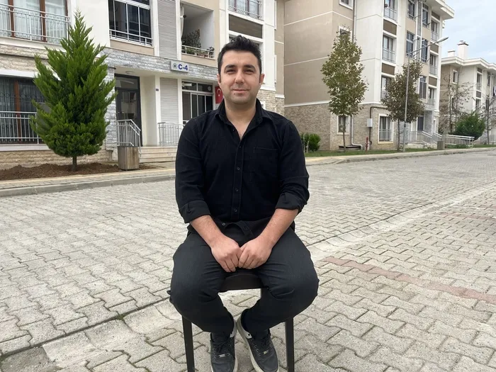 Görüntülerde yer alan ev sahibi Mustafa İnal