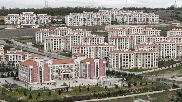 Dar gelirlinin sosyal konut sevinci! Bakan Kurum’dan yürekleri ısıtan paylaşım