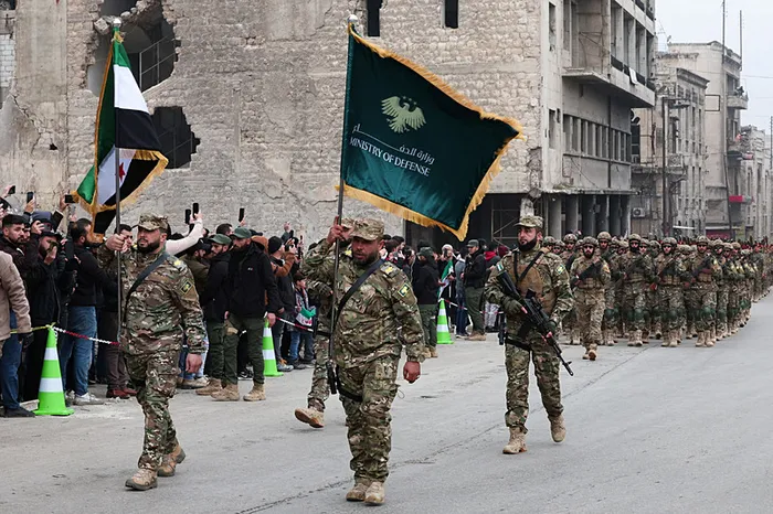 Suriye'de SDG adını kullanan terör örgütü PKK/YPG'nin, Halep'te sivil yerleşimler ile Suriye ordusuna düzenlediği saldırılardan sonra başlayan çatışmalar ikinci günde devam ediyor. (REUTERS)