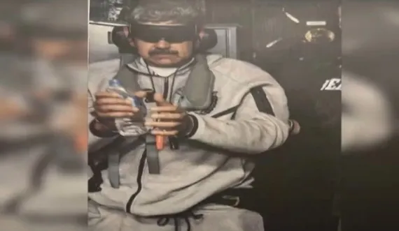 Venezuela Devlet Başkanı Nicolas Maduro, ABD'nin düzenlediği operasyon kapsamında eşi Cilia Flores ile birlikte esir alınarak New York'a götürüldü. Maduro'nun alıkonulmasına ait görüntüler ABD tarafından paylaşıldı. (ahaber.com.tr)