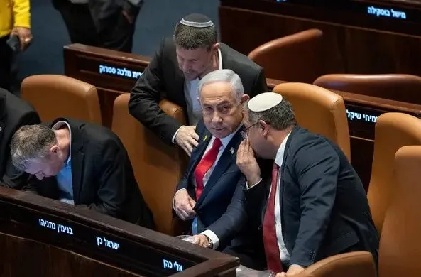 Katil Netanyahu İsrail meclisi Knesset'te (REUTERS)