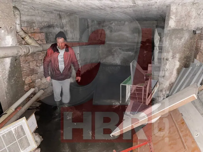 0x0-istanbullu-rogarini-kendisi-temizledi-gece-yarisi-sokakta-isyan-neredesin-iski-1768083453266 İstanbullu rögarını kendisi temizledi! Gece yarısı sokakta isyan: Neredesin İSKİ?