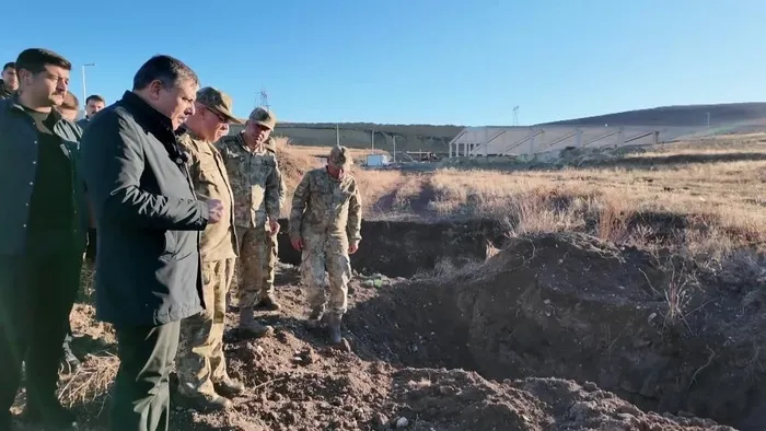 Erzurum Valisi Mustafa Çiftçi inceleme görüntüsü (Foto: İHA)