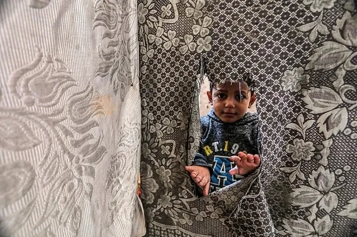 Katil İsrail Gazze’de ateşkes dinlemiyor! Bombaların gölgesinde yeni yıla girdiler