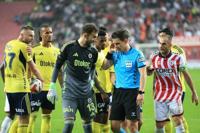 0x0-super-kupada-dev-heyecan-fenerbahcesamsunspor-ilk-11leri-belli-oldu-1767716425998 Süper Kupa’da dev heyecan: Fenerbahçe–Samsunspor ilk 11’leri belli oldu