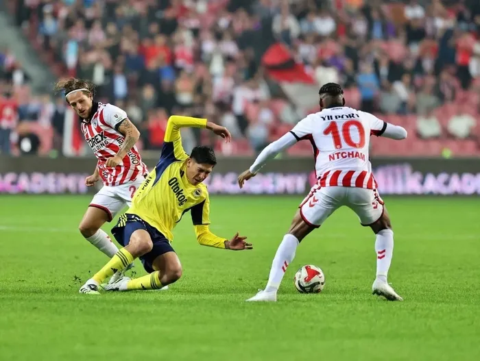 0x0-super-kupada-dev-heyecan-fenerbahcesamsunspor-ilk-11leri-belli-oldu-1767716435837-1 CANLI | Fenerbahçe – Samsunspor