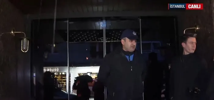 Bebek Otel'de kaçak bölümlerin yıkımına başlandı (A Haber ekran görüntüsü)