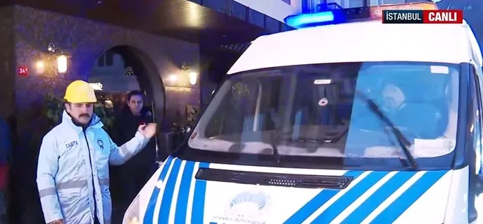 Bebek Otel'de kaçak bölümlerin yıkımına başlandı (A Haber ekran görüntüsü)