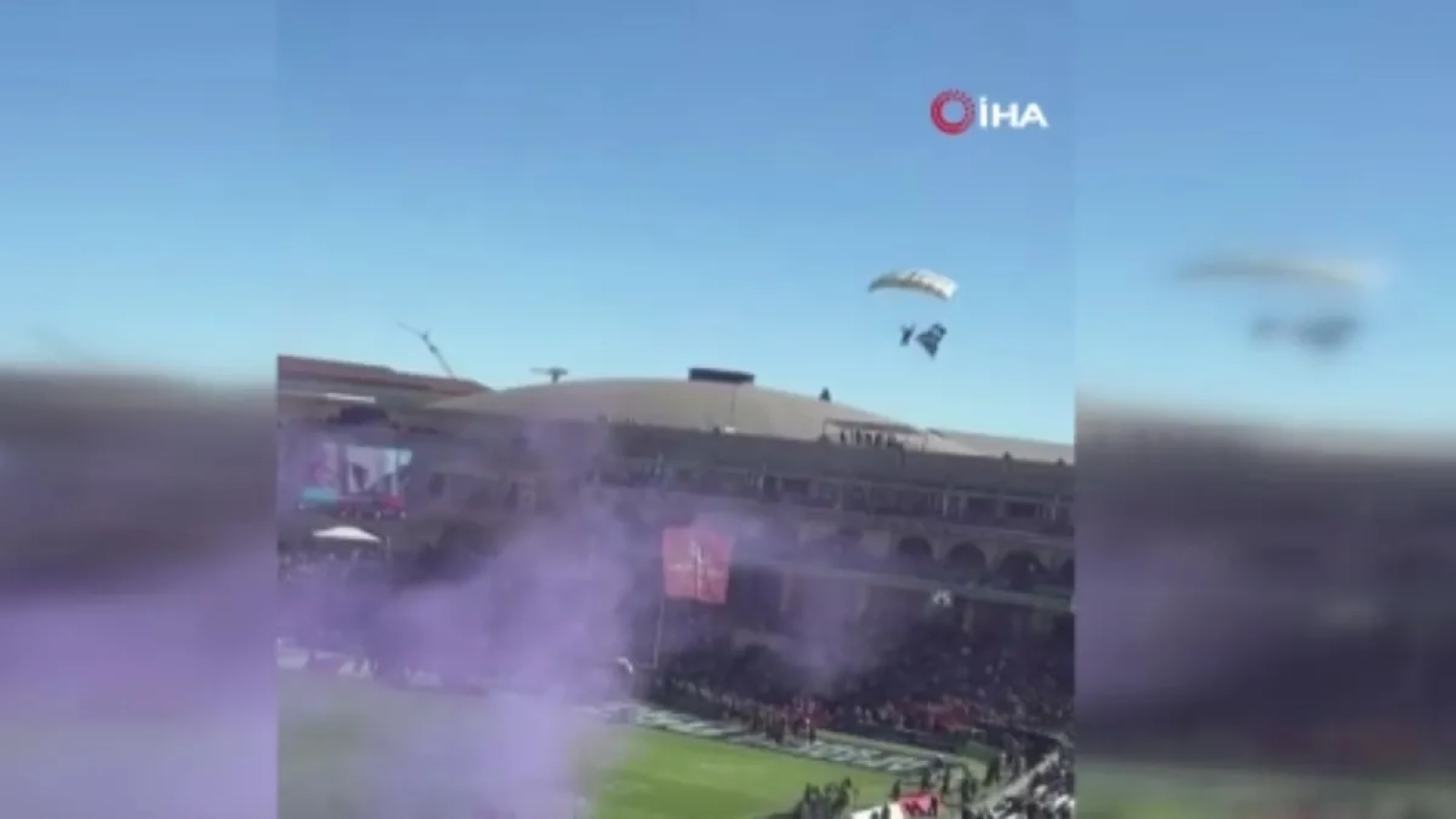 1200x675-abdde-korku-dolu-anlar-parasutcu-mac-oncesi-tribune-cakildi-1767405717796