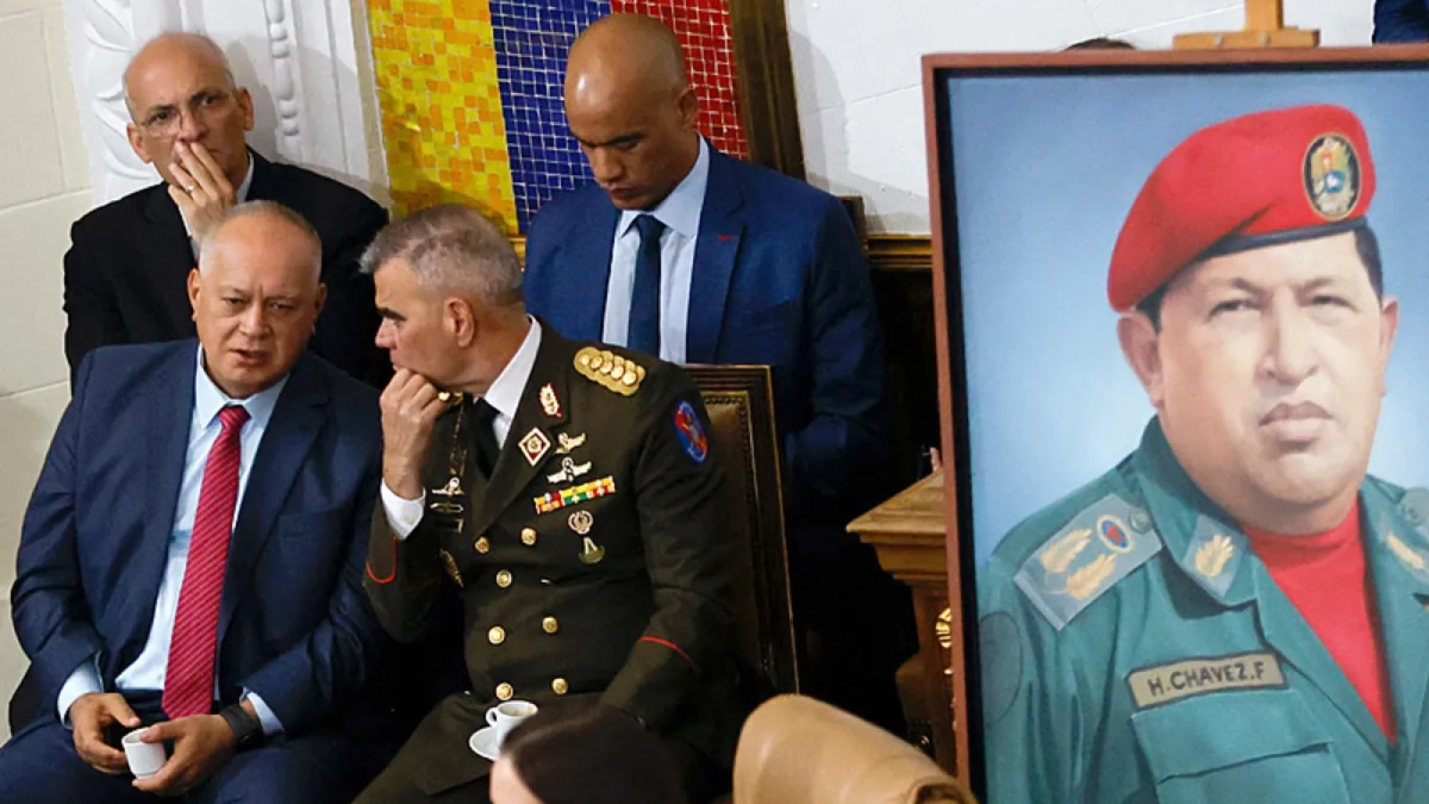 1200x675-abdnin-venezueladaki-operasyonlari-bitmedi-mi-ingiliz-basinindan-flas-iddia-madurodan-sonra-o-ismi-alacak-1767769936747