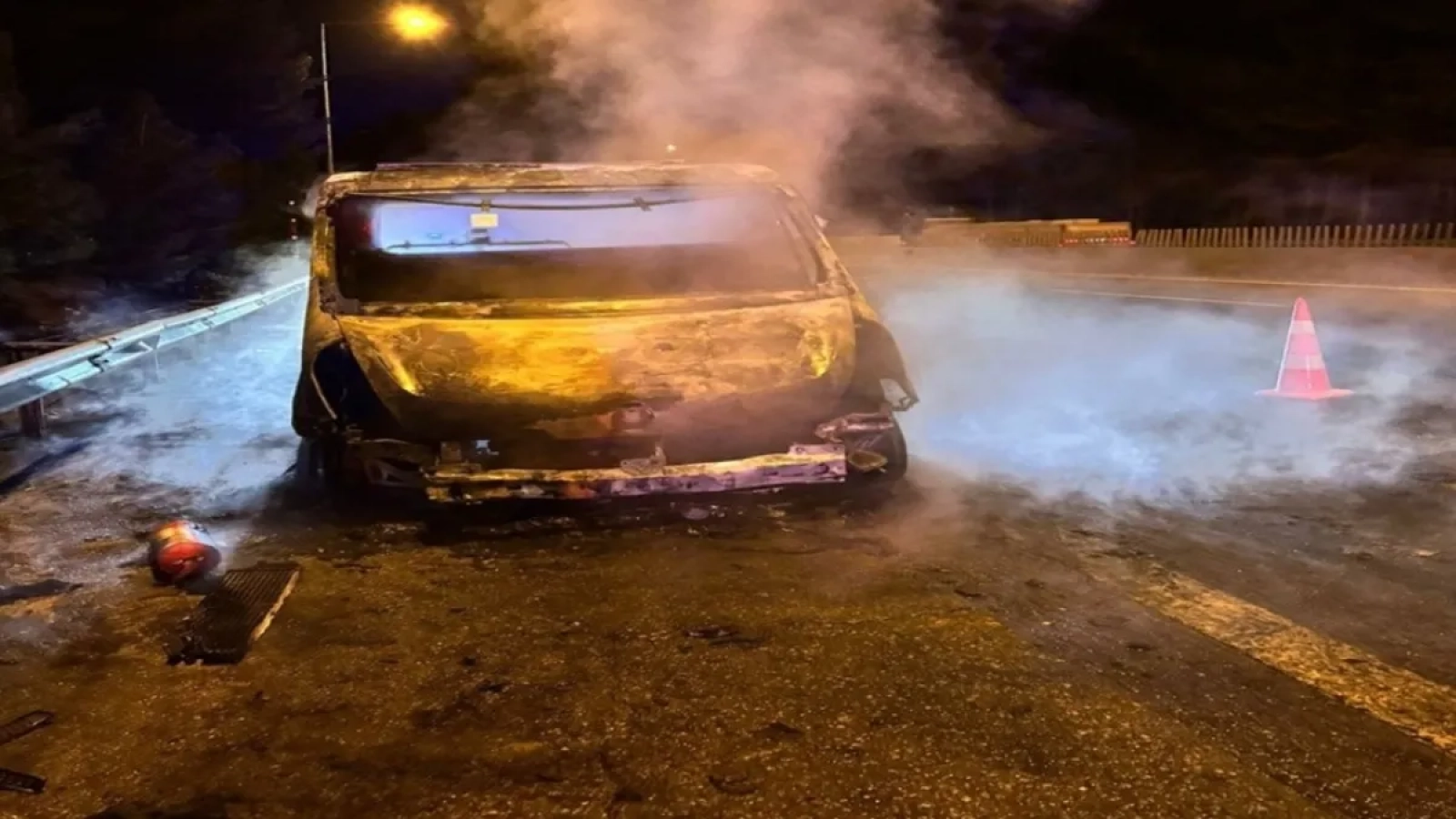 1200x675-adanada-cekici-yangini-seyir-halindeyken-alevlere-teslim-oldu-1767399184493