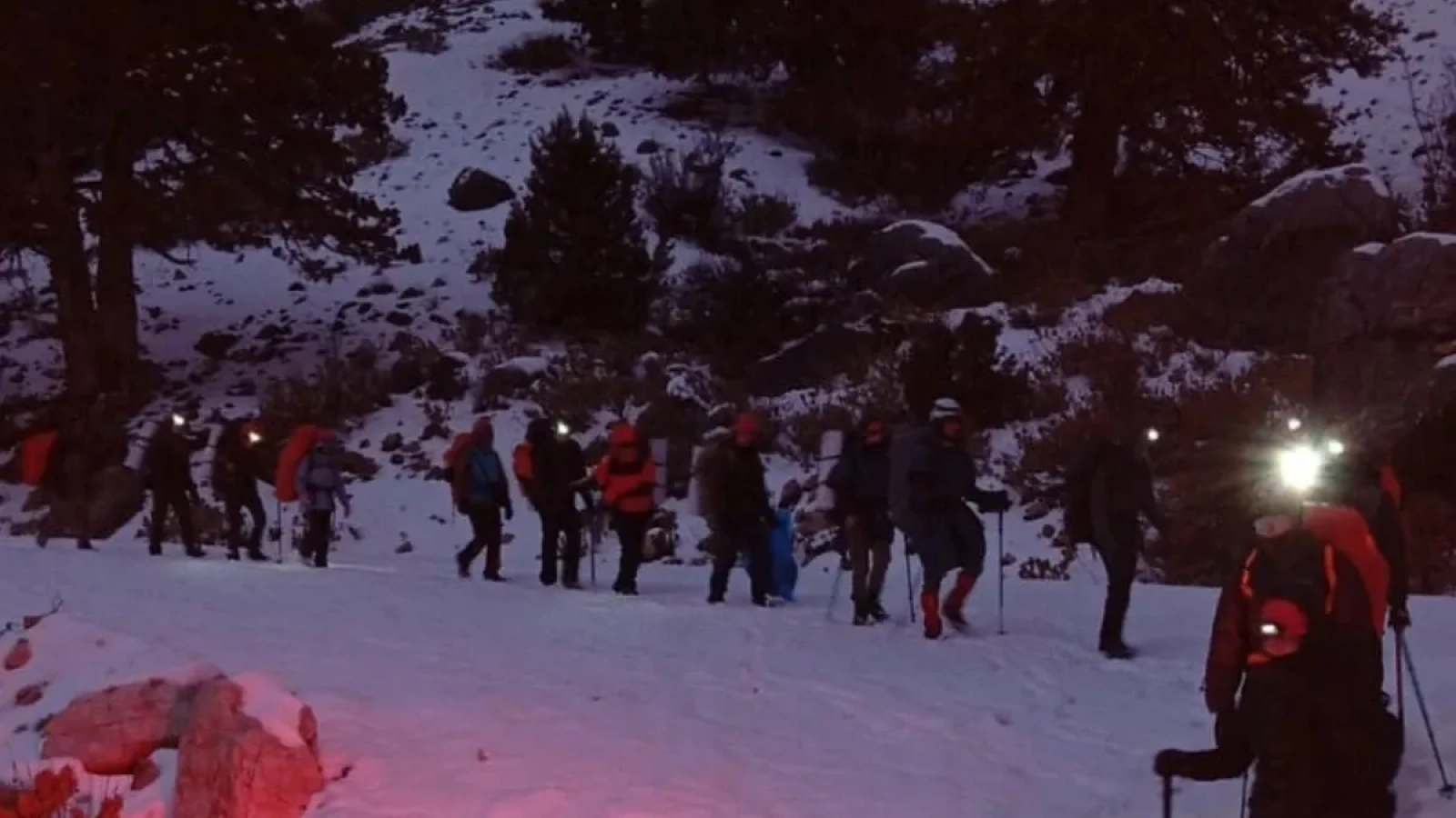 1200x675-antalyada-dagda-mahsur-kalan-24-kisi-kurtarildi-1768034255894