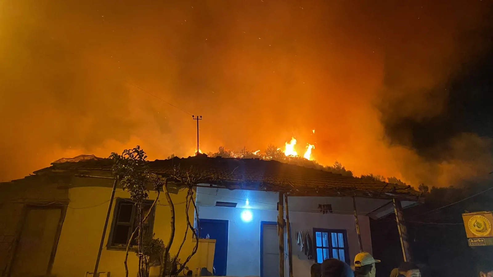 1200x675-antalyada-ormanlik-alanda-yangin-bazi-evler-tedbiren-bosaltildi-1768849431180