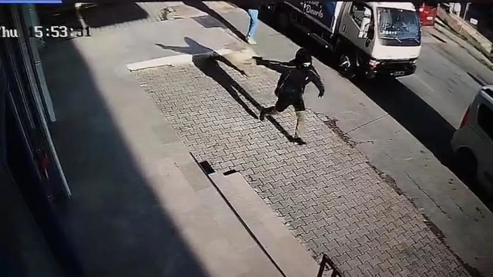 1200x675-arnavutkoyde-14-yasindaki-cocuk-markete-ates-acti-1767361896869