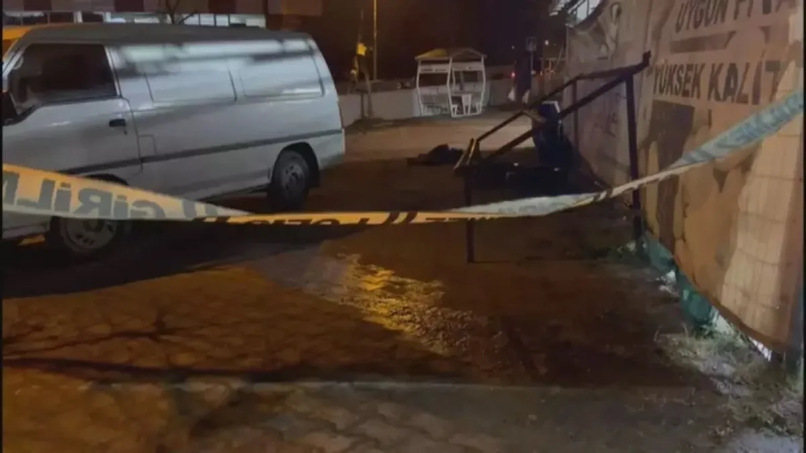 1200x675-arnavutkoyde-cami-avlusunda-silahli-saldiriya-ugrayan-kisi-hayatini-kaybetti-1768039656634