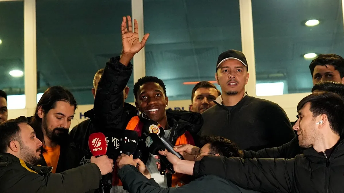 Aslan’ın yeni transferi İstanbul’a geldi! “Hep birlikte büyük başarılara imza atacağız”