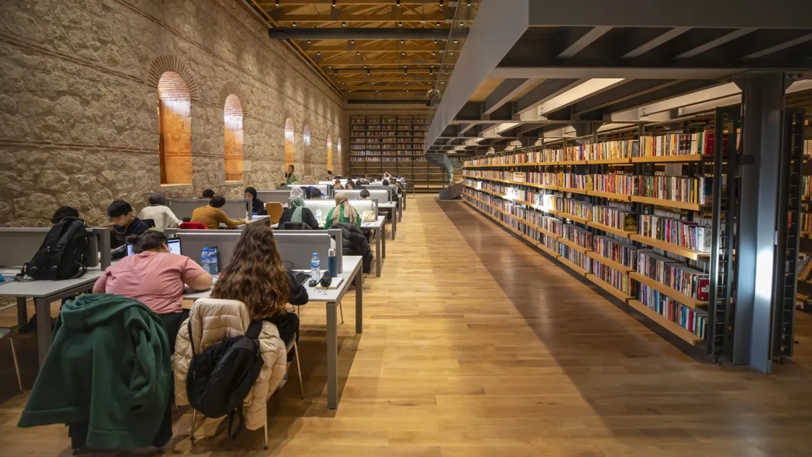 1200x675-bakan-ersoy-rekor-rakami-verdi-rami-kutuphanesini-77-milyon-kisi-ziyaret-etti-1768382150191