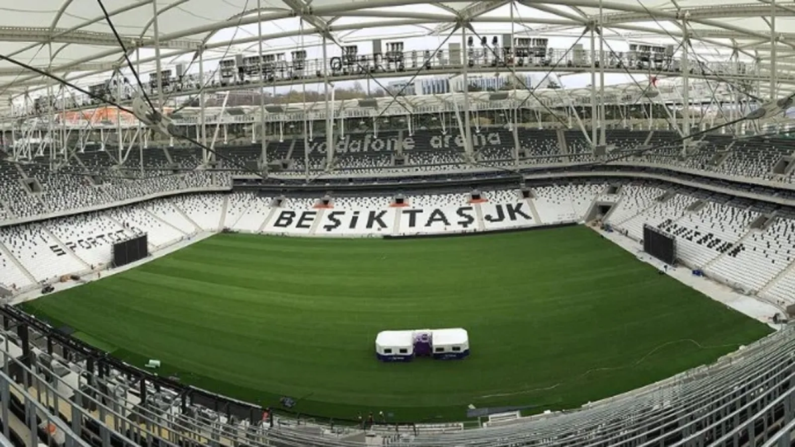 1200x675-besiktasin-stadina-mirasci-cikti-arazi-bizim-diyerek-hak-talep-edenlerin-sayisi-artti-1767383856961