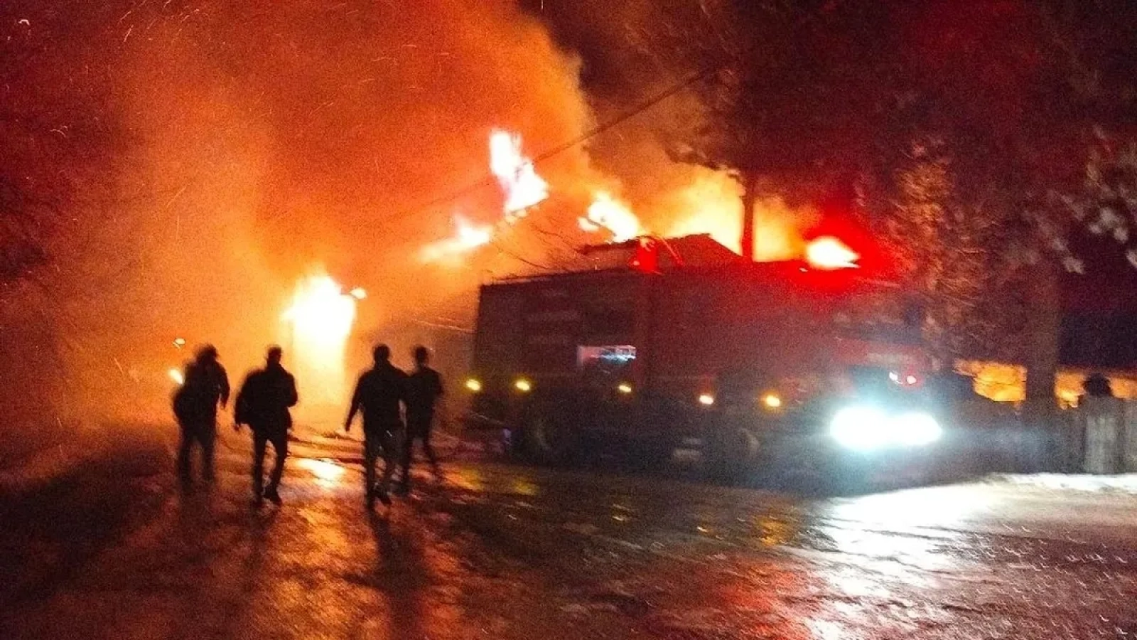 1200x675-boluda-iki-katli-ev-alevlere-teslim-oldu-1768124624653