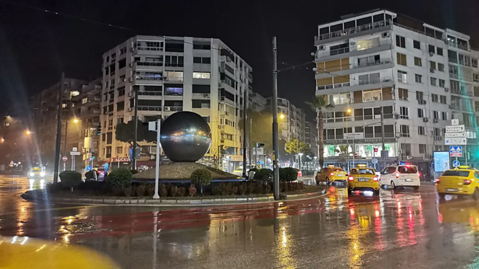 1200x675-canli-balikesirde-51-buyuklugunde-deprem-istanbul-ve-cevre-illerde-hissedildi-1769205829382