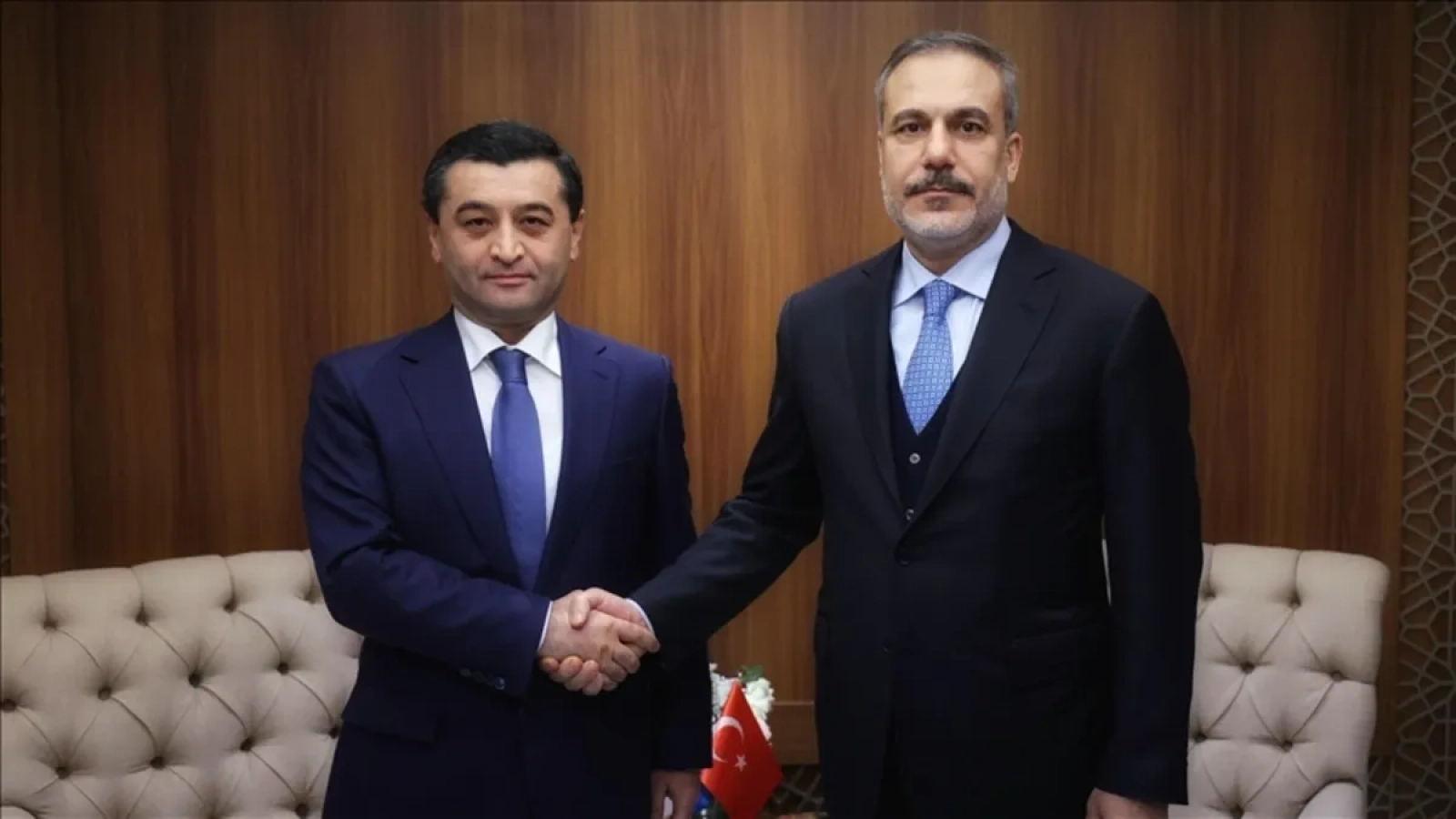 1200x675-disisleri-bakani-fidandan-ozbekistanli-mevkidasi-ile-kritik-gorusme-1768214395352