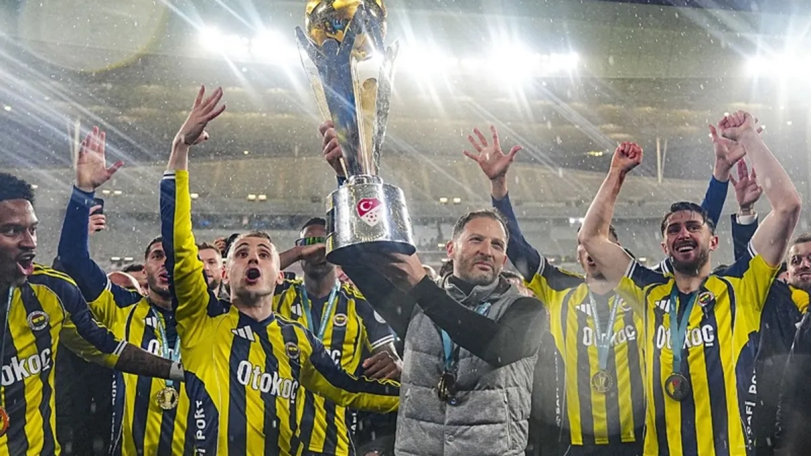 1200x675-domenico-tedesco-ailemize-bu-kupayi-kazandirdigimiz-icin-cok-mutluyum-1768074506467