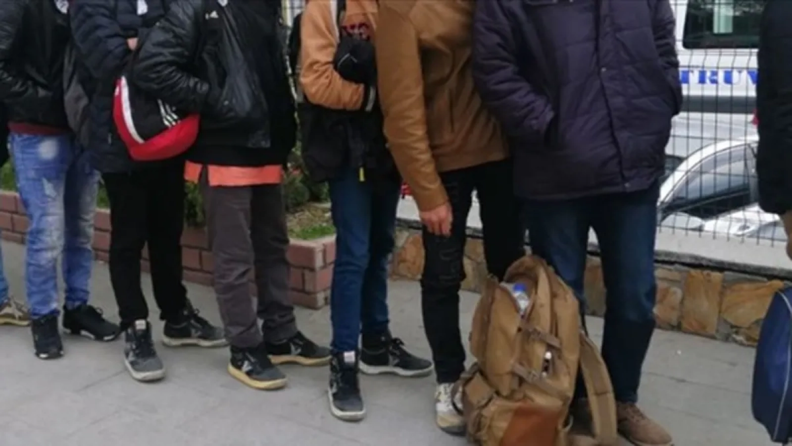 1200x675-edirne-ve-kirklarelinde-17-duzensiz-gocmen-yakalandi-1768034498808