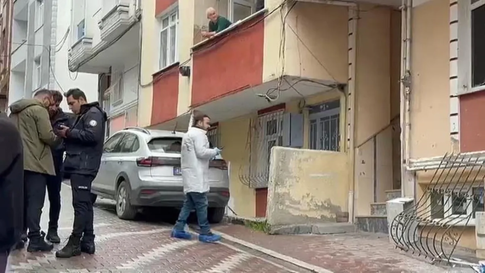 1200x675-esenyurtta-4-katli-binanin-giris-katindaki-dairede-patlama-1768038822140