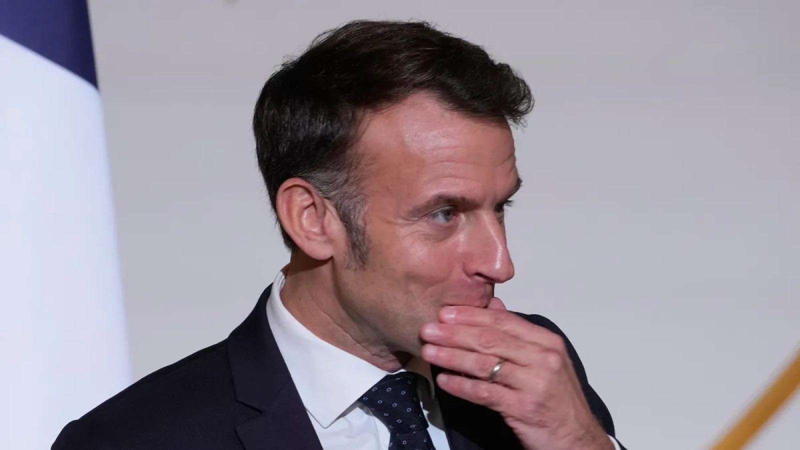 1200x675-fransa-cumhurbaskani-macronun-kitabi-cikti-bir-grup-erkek-tarafindan-yonetiliyormus-1768907197981