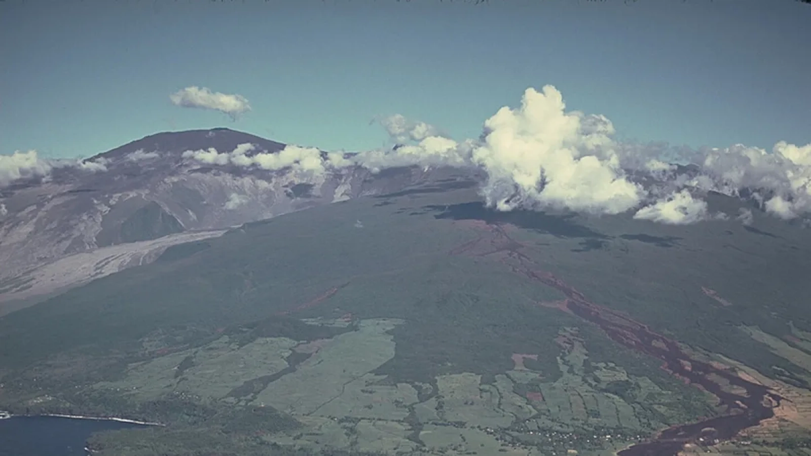 1200x675-fransada-yanardag-aktif-hale-geldi-1767257692248