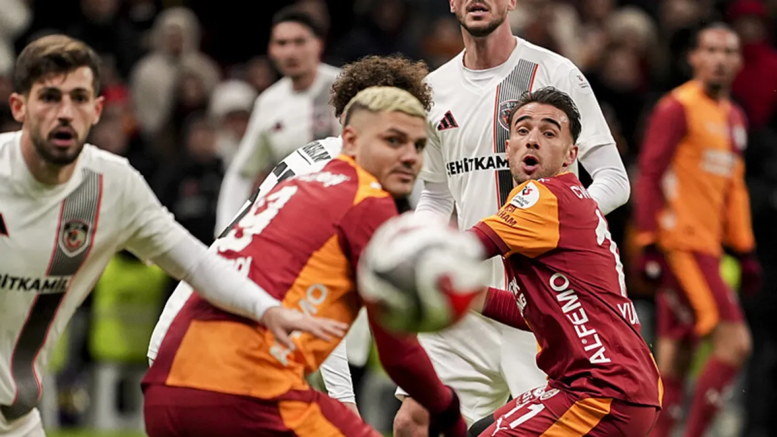 1200x675-galatasaray-gaziantep-fk-maci-sonrasi-dikkat-ceken-sozler-bu-futbolla-sampiyonluk-hayal-1768717143946