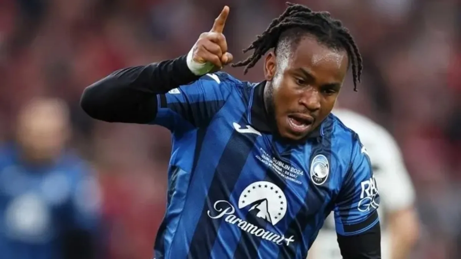 1200x675-galatasaray-ile-fenerbahcenin-ademola-lookman-kapismasi-1768456671555