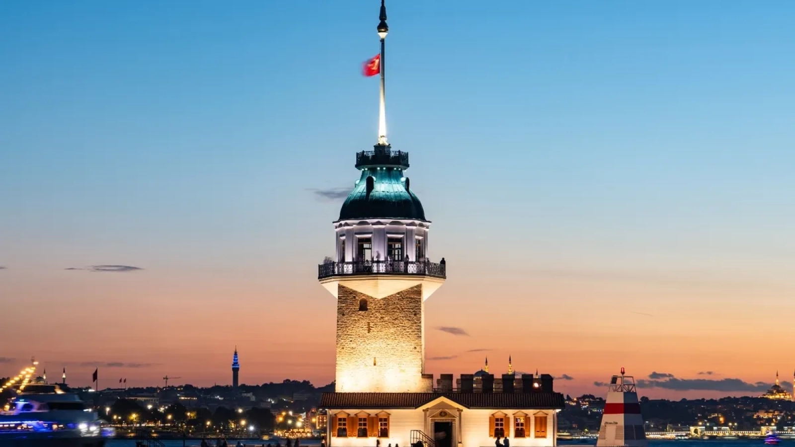 1200x675-istanbulun-incileri-turistlerin-gozdesi-oldu-ziyaretci-sayisi-1-milyonu-asti-1769163103299