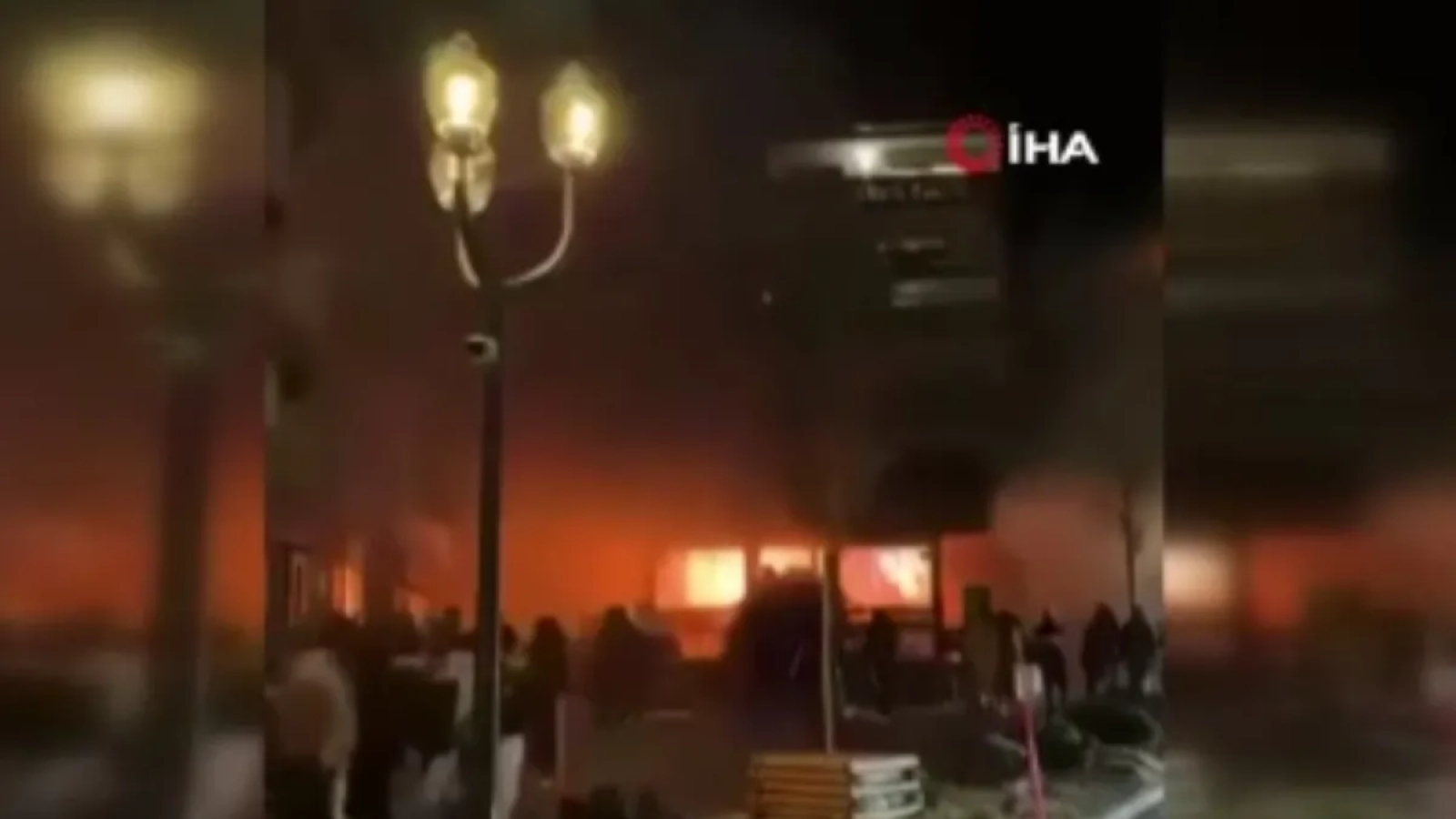 1200x675-isvicredeki-yilbasi-faciasinda-carpici-detay-40-kisinin-oldugu-yanginin-nedeni-maytap-mi-1767373648510