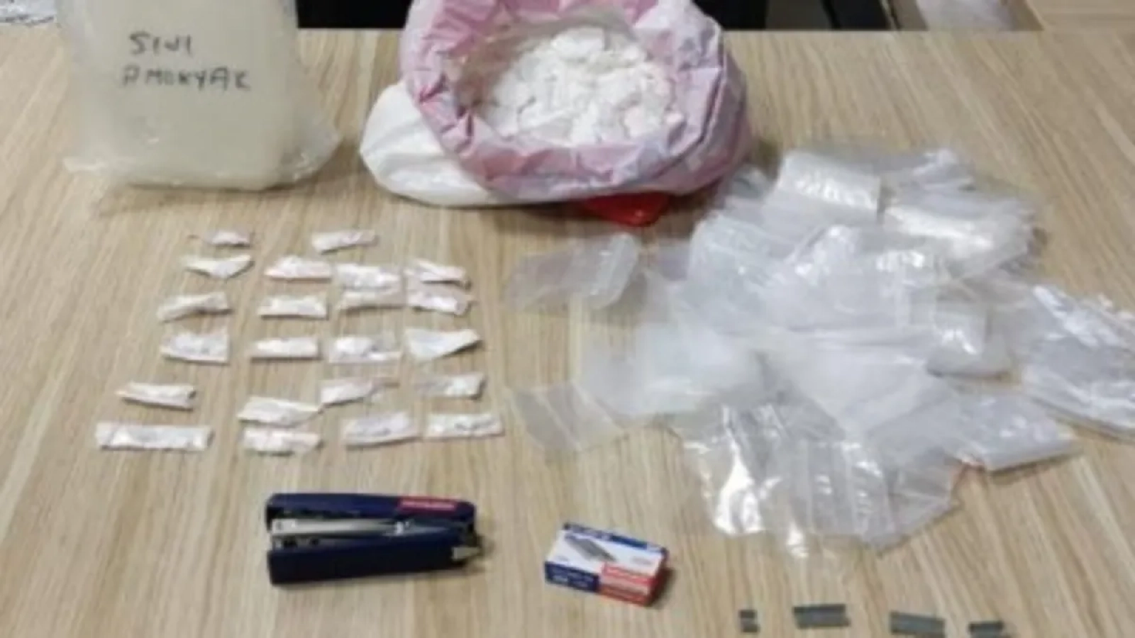 1200x675-izmirde-uyusturucu-operasyonu-1-gozalti-1767804780541