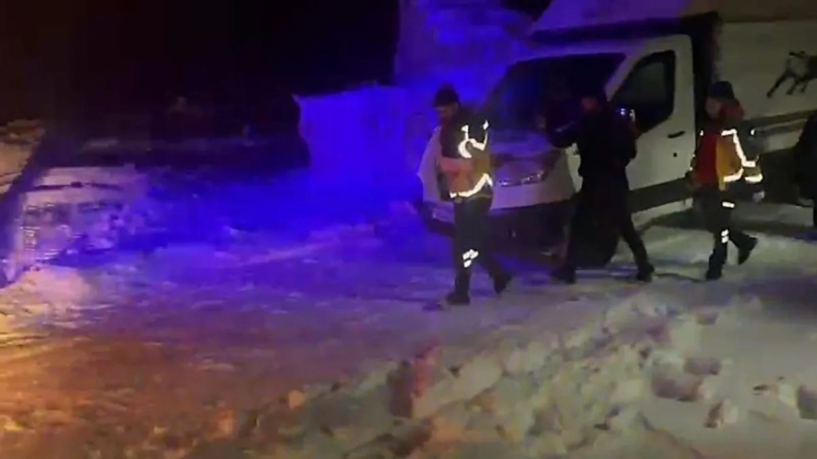 1200x675-karsta-atesi-cikan-bebek-icin-ekipler-seferber-oldu-1768349942707