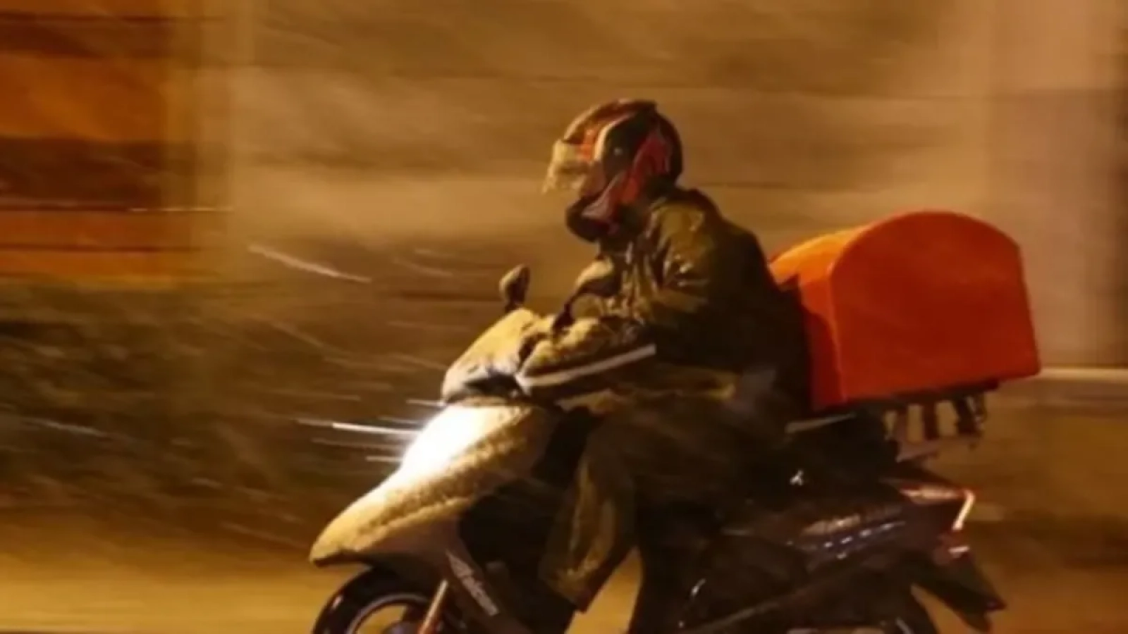 1200x675-kocaelide-firtina-engeli-skuter-ve-motosikletlilerin-trafige-cikmasi-yasaklandi-1768167997296