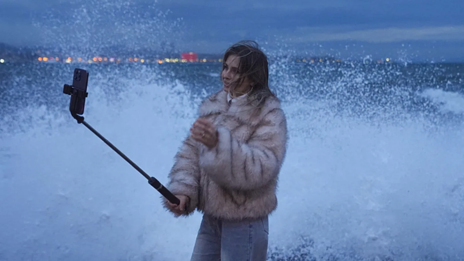 1200x675-lodos-85-km-hizla-vuracak-istanbul-dahil-14-ilde-sari-alarm-yeni-haftaya-dikkat-1767508001290