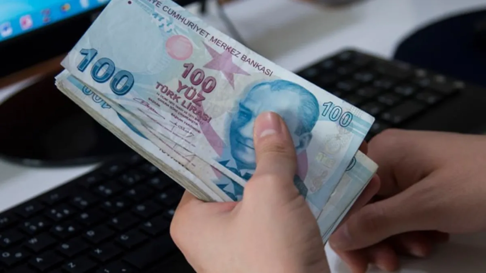 1200x675-memura-ve-4cliye-4-formullu-zam-tablosu-kim-ne-kadar-alacak-ogretmen-hemsire-1767511838485