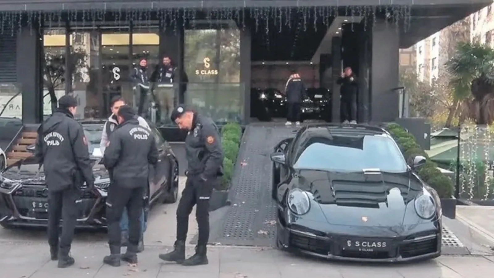 1200x675-milyarlik-vurgunda-galeriye-haciz-1767508926867