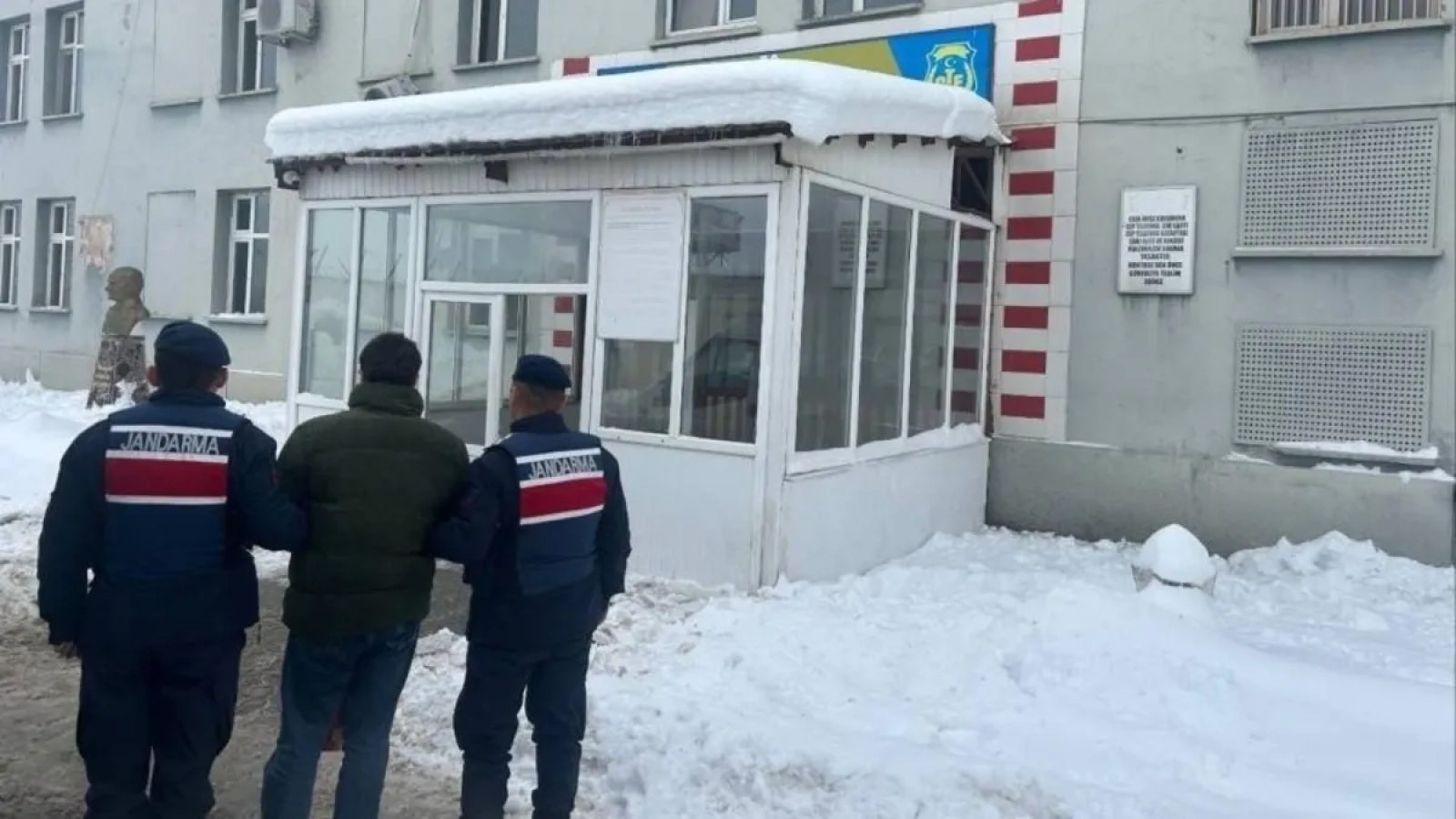 1200x675-musta-uyusturucu-sucundan-aranan-sahis-yakalandi-1767623849657